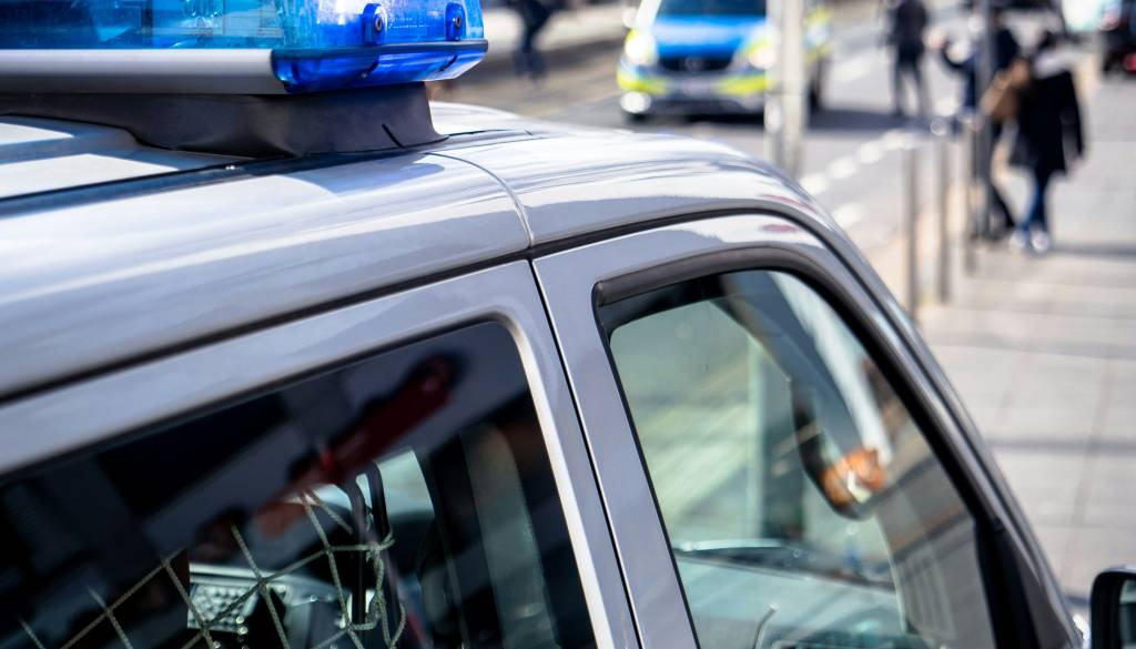 V Pomurju sedem nesreč, zasežena avtomobila in prijeti tujci