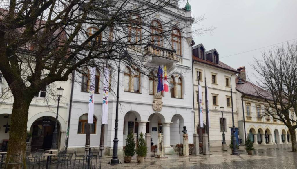 Iščete novo službo v Novem mestu? Občina trenutno išče kar štiri sodelavce