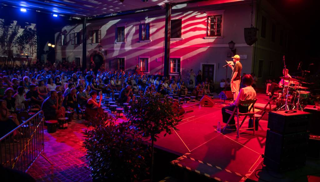 Poezija, vino in glasba se vračajo na Ptuj, prihaja Festival Versia