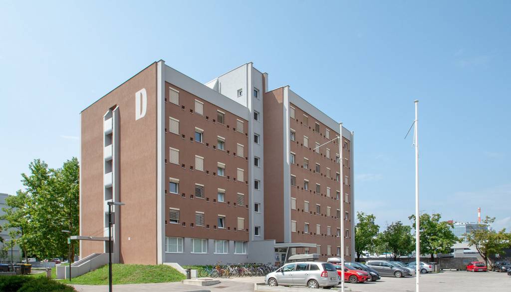 380 evrov za 5 kvadratov brez okna? Takšne so trenutno cene študentskih sob v Ljubljani