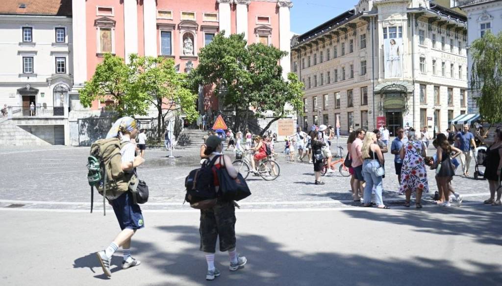 Je Ljubljana res postala mesto za turiste in ne več za domačine?