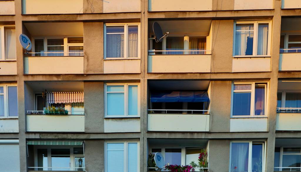 Omejili bodo višino najemnine, glede neplačnikov ima država svoj odgovor