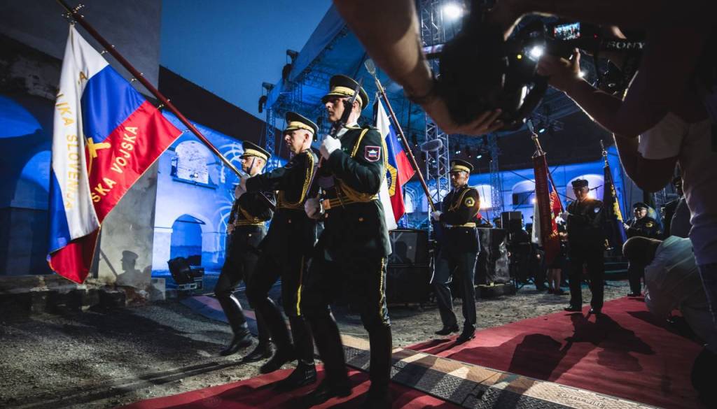 Velika praznična nedelja v Prekmurju: Stevanović v Črenšovcih, Lotrič tudi v Veliki Polani