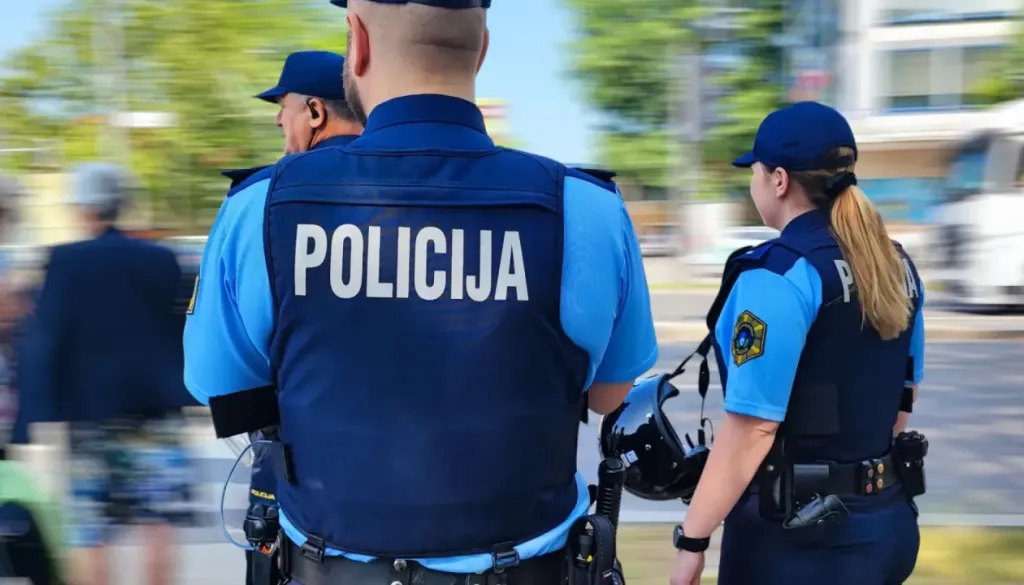 Serija vlomov v Ljubljani in okolici: Samo iz ene hiše odnesli za 9000 evrov nakita