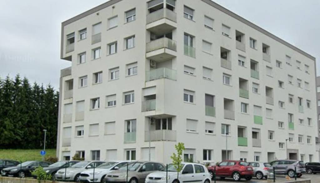 Jutro iz nočne more, v novomeškem bloku ostali ujeti v dvigalu