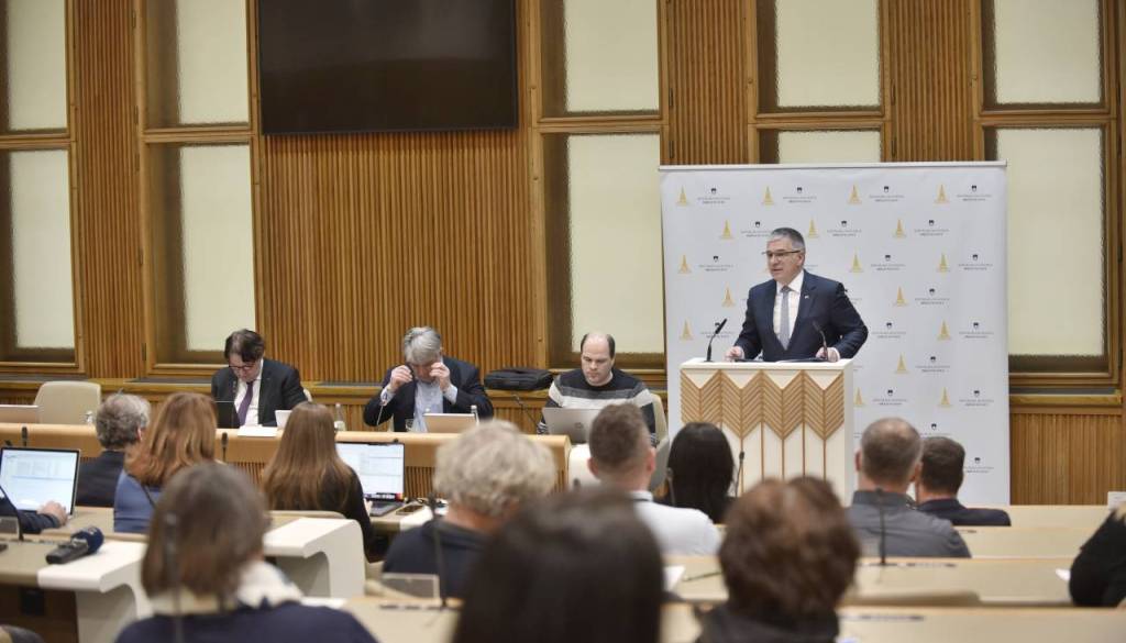 Kdo bo novi državni svetnik? V Kranju se za mesto poteguje pet kandidatov