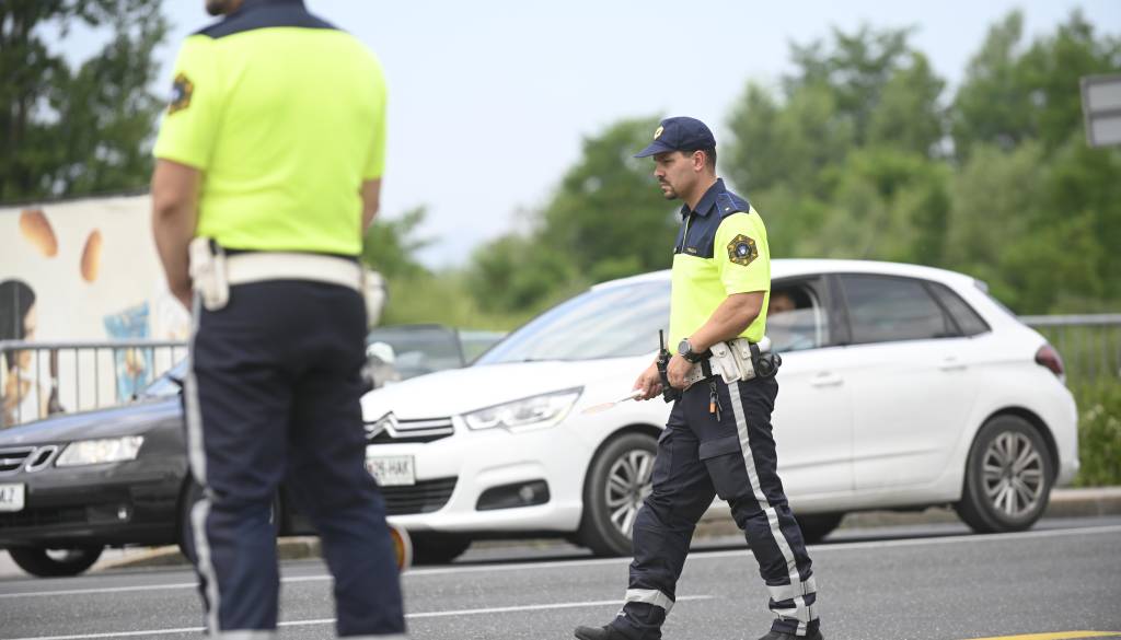 Pomurski policisti poročajo o utopitvi, pa tudi o napadu na uradno osebo