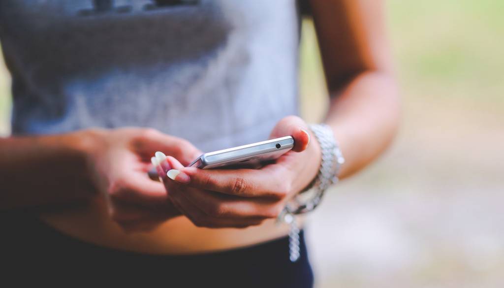 Na telefon lahko dobite sporočilo o vračilu denarja, a pozor, gre za prevaro