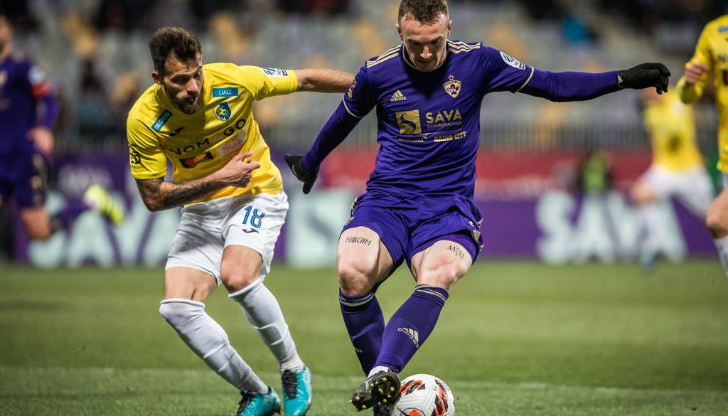 Maribor v zaključku strl Bravo in ohranil tri točke prednosti