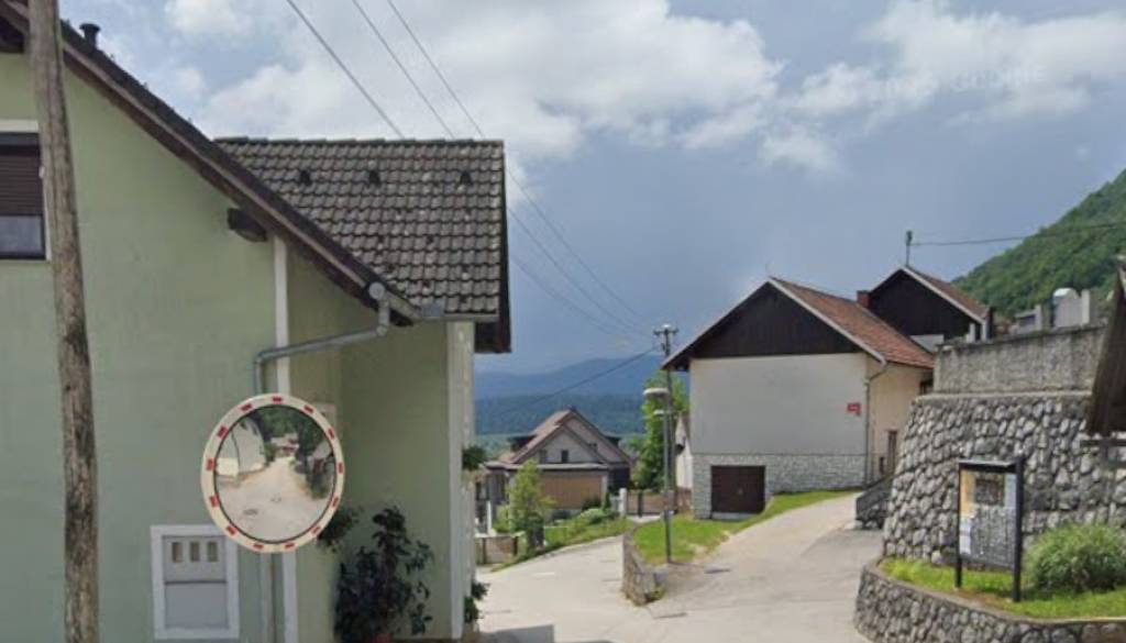 Skoraj mesec dni gradbenih del: V Straži se začenja ureditev ceste