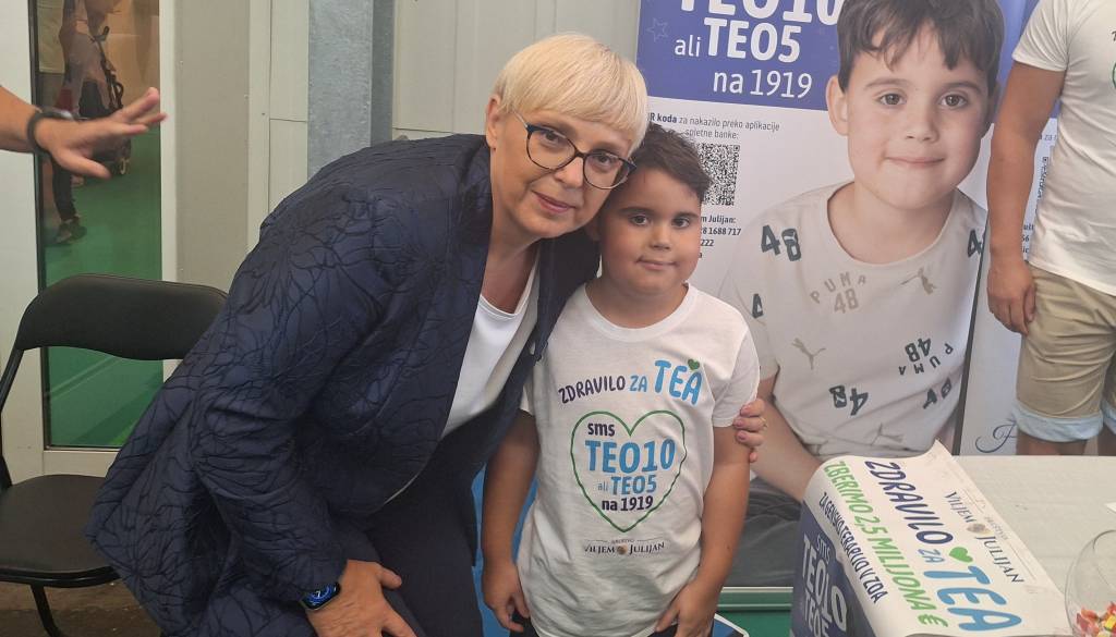 Teo potrebuje 2,5 milijona evrov za zdravljenje, na AGRI ga je obiskala Nataša Pirc Musar
