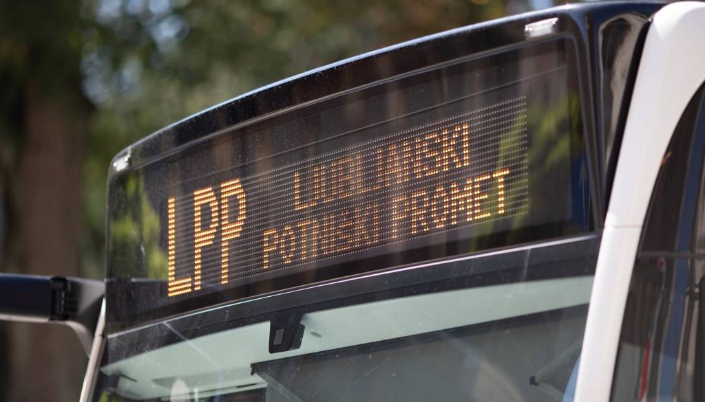 LPP razkril novosti pred septembrom: Toliko bo stala nova letna vozovnica