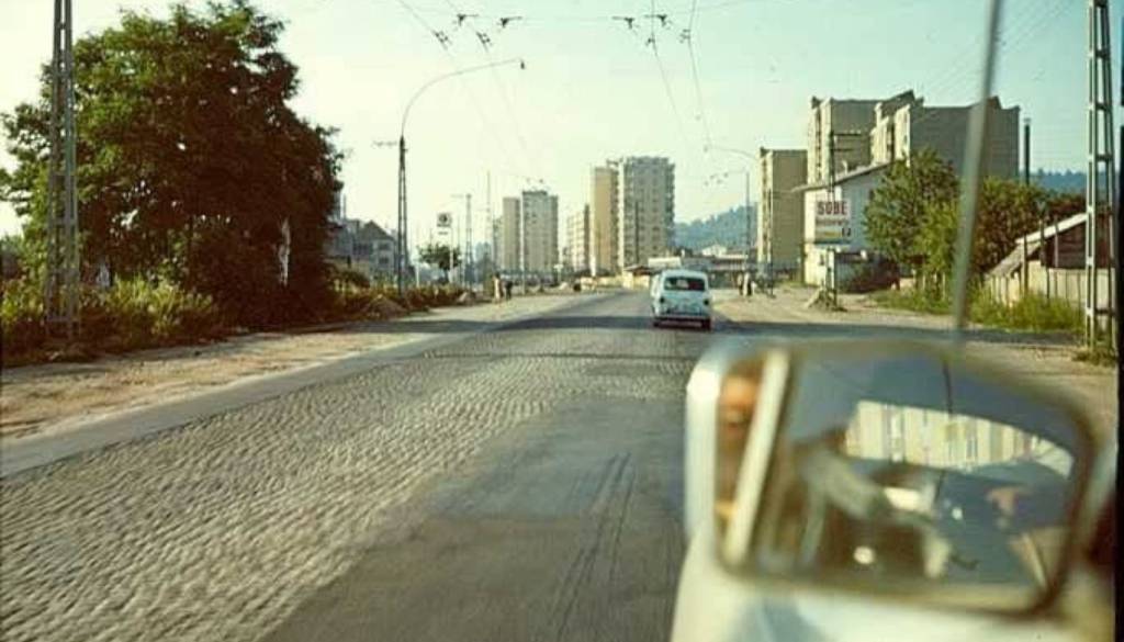 Bi danes sploh prepoznali to pomembno vpadnico v Ljubljano? Fotografiji sta sprožili val nostalgije