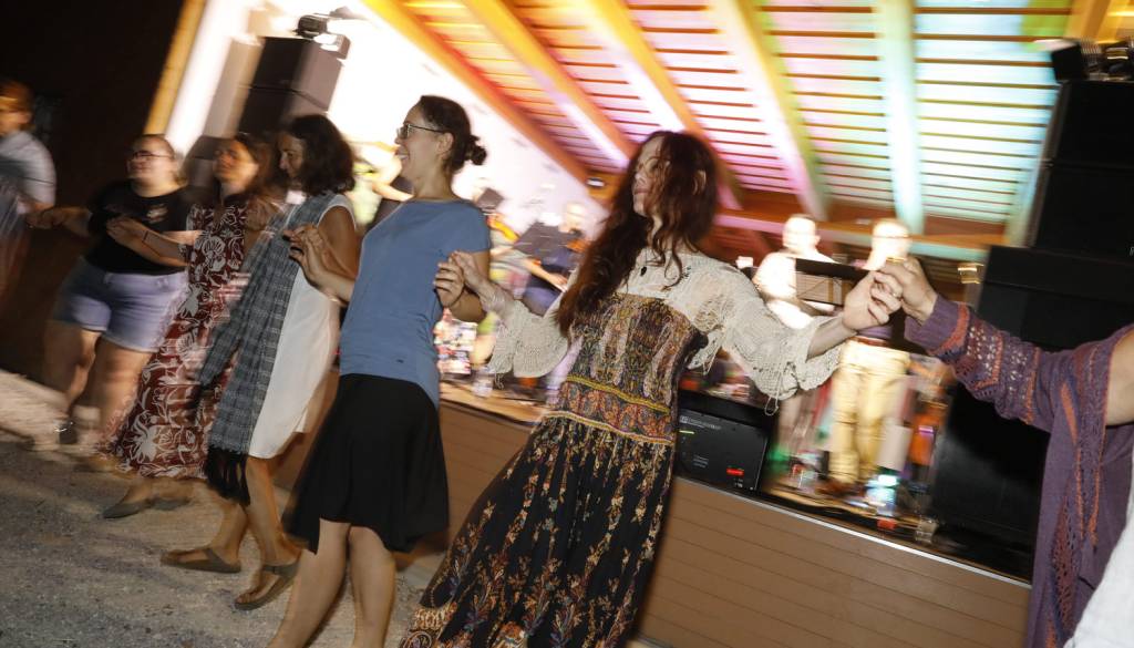 Na Goričko prihajajo umetniki iz treh držav, začenja se festival Košček sreče