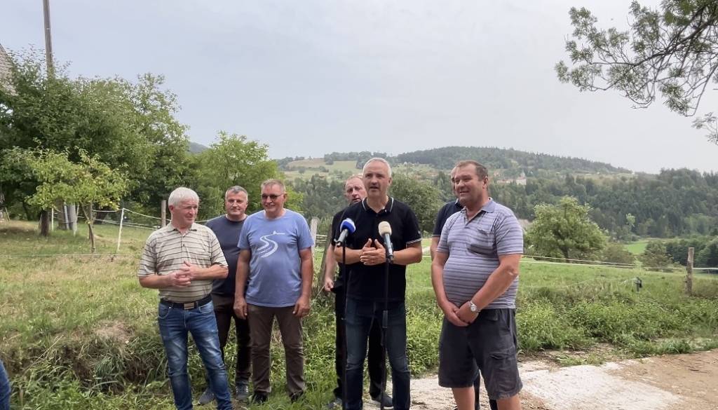Minister na območju Ribnice in Velikih Lašč: »Kmetijstvo mora imeti na podeželju prvo mesto«