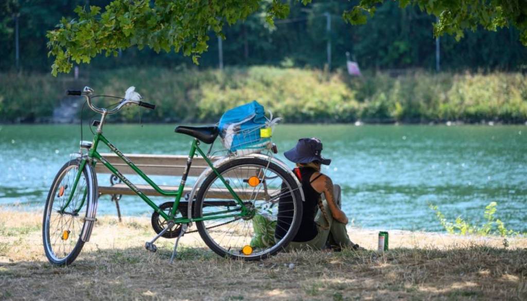 Vročina tudi v Mariboru: Tako visoko se je danes povzpela temperatura, ponoči po Sloveniji možne nevihte s točo