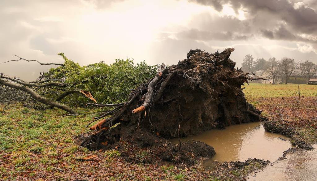 Avstrijci izdali najvišjo stopnjo nevarnosti: Grozijo supercelice, ogromna toča in celo tornado