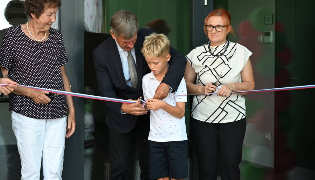 FOTO in VIDEO: Na Cankovi slovesno odprli novo športno dvorano
