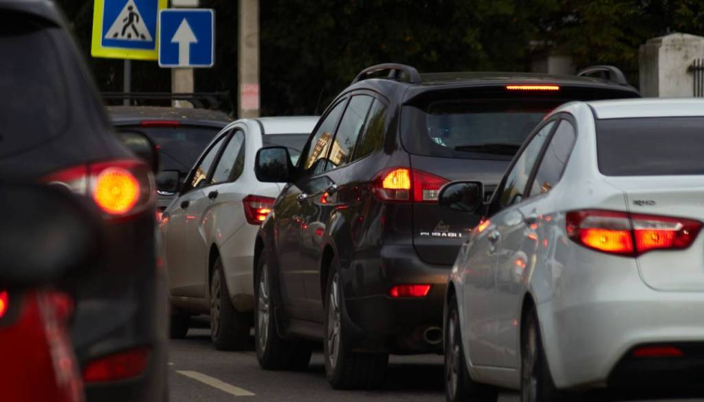 Zadnja avgustovska nedelja v znamenju gneče, promet ponekod močno upočasnjen