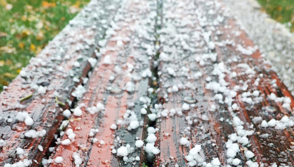 Posodobljena napoved: Zvečer tudi v Podravju možna močna nevihta s točo