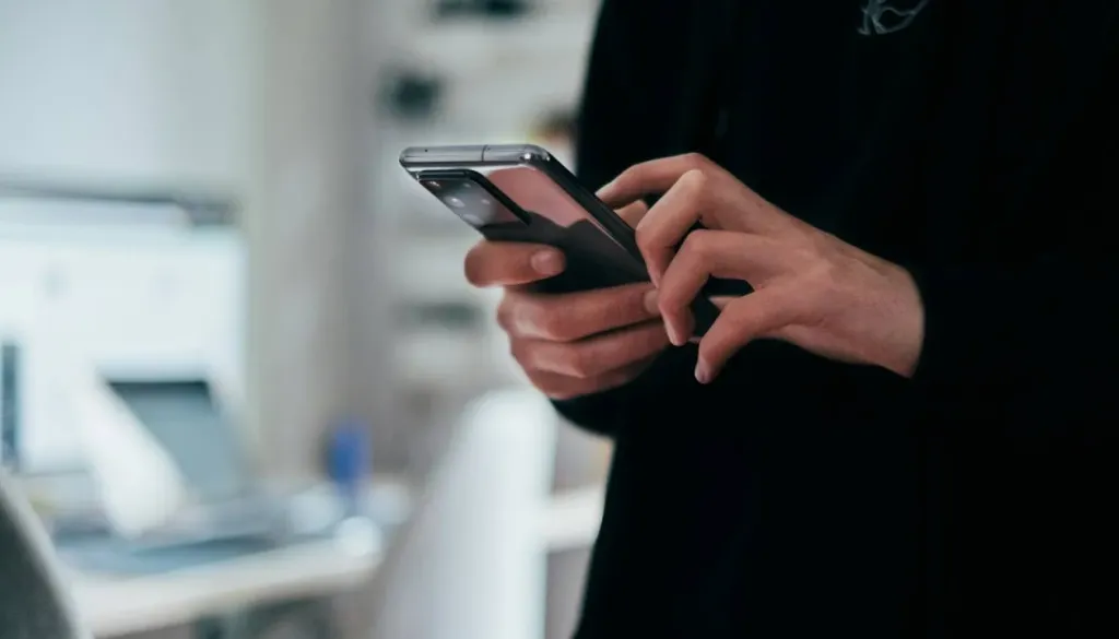 »Upravičeni ste do odškodnine.« Ste prejeli takšen SMS v imenu Slovenskih železnic? Takoj ga izbrišite!