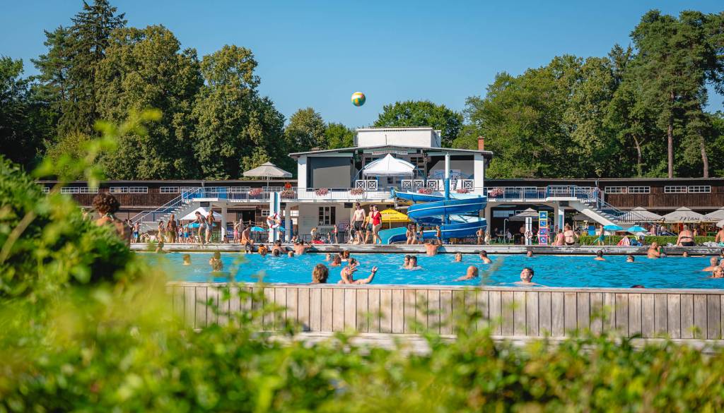 FOTO: Vstop na Mariborski otok tudi danes brezplačen
