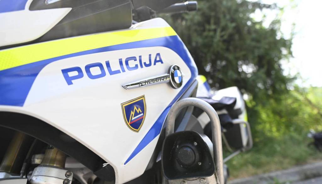Prometna nesreča med Kočevjem in Starim Logom, zapeljal je na nasprotni pas