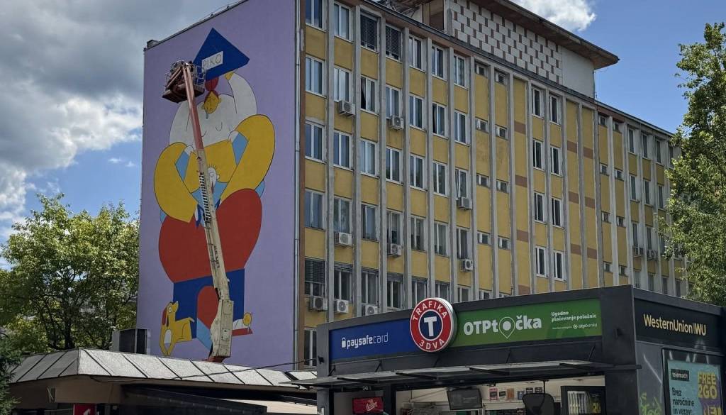 Novi mural »Najemniška kletka« ob Kinu Šiška skriva močno sporočilo