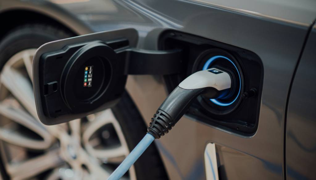 Električni avto brez subvencije: Preverili smo, če ga je še vredno kupiti
