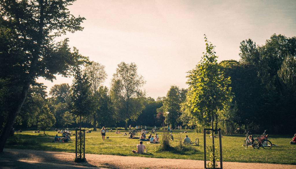 Vročina ne popušča: Temperature do 35 stopinj, izdano tudi opozorilo