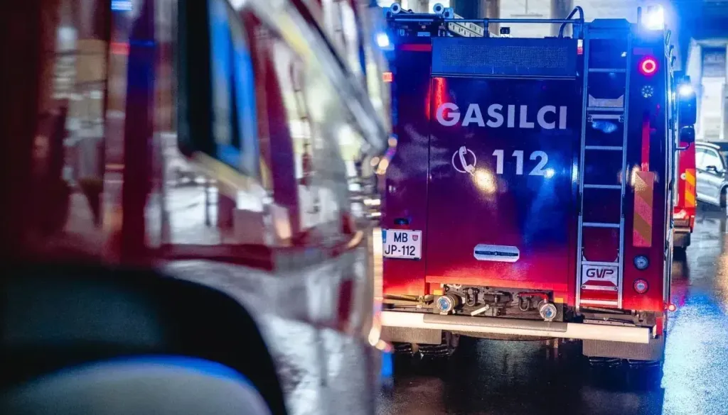 Eksplodiral aparat za praženje kave, zagorel tudi dimnik