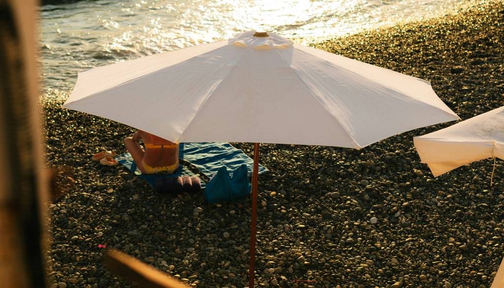 Kako ostati pobožen na plaži? Katoliški portal delil sedem nasvetov za vernike na dopustu