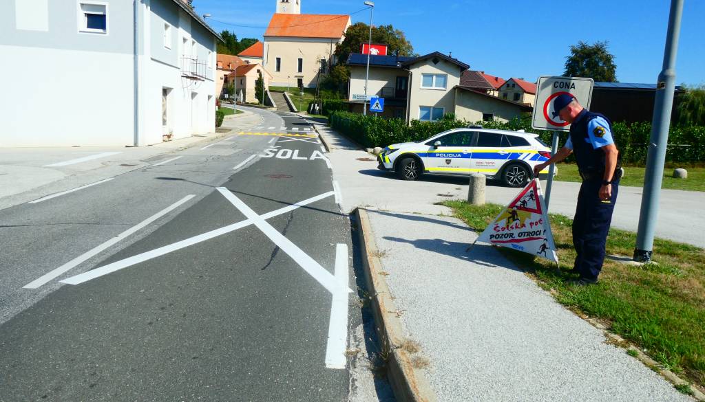 Otroci znova na šolskih poteh, mariborski policisti poostrili nadzor: Voznikom poslali jasno opozorilo