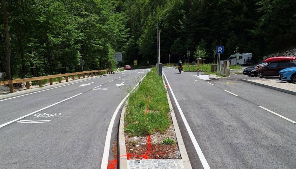 Od danes čez Vršič po novem: zapornice, manj parkirišč in nova pravila