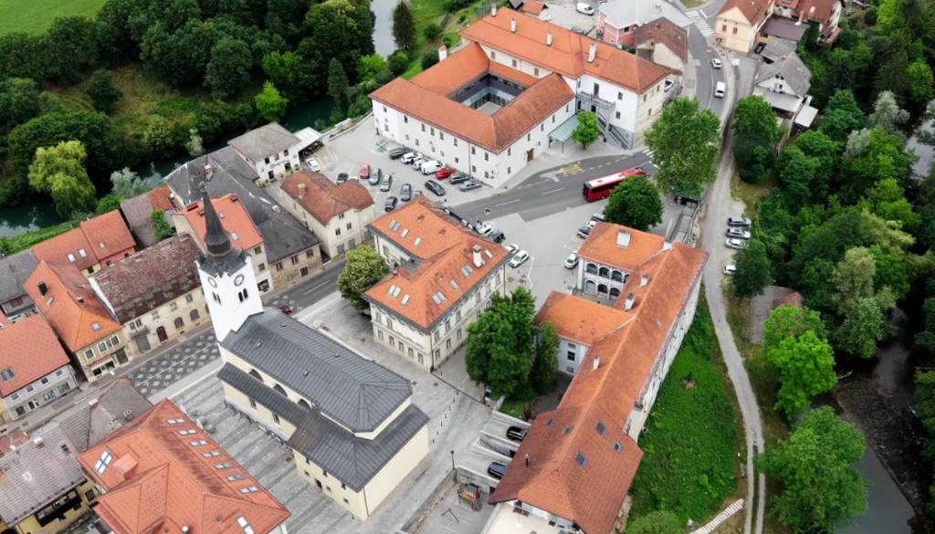 Črnomelj išče obraz velikega jubileja: Za najboljši logotip 1.500 evrov