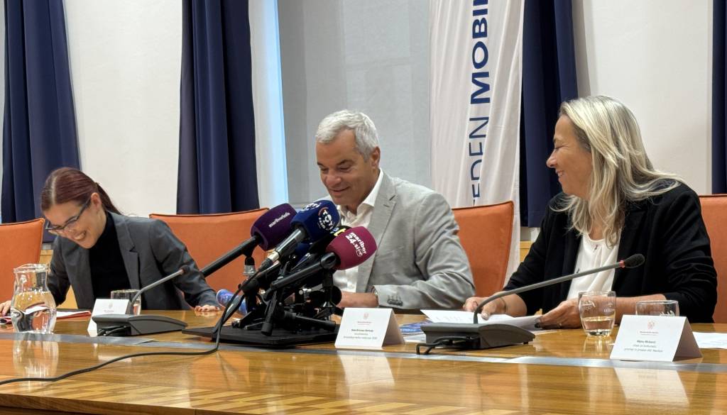 Maribor za teden dni spreminja prometni utrip: Brezplačni avtobusi, zaprte ceste in novosti za kolesarje