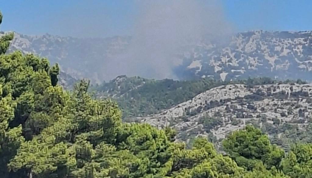 Požarišče na Braču dolgo do 40 kilometrov, gasilci razkrili, kakšne so razmere