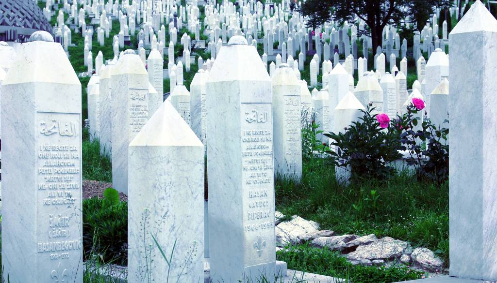 Srebrenica, taborišča in spomini, ki jih ne smemo pozabiti: Pretresljiv film prihaja v Novo mesto