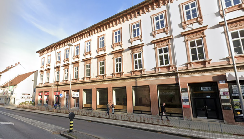 Brez najemnine za pet let: Mariborska občina ponuja pisarno, a ne more je dobiti vsak