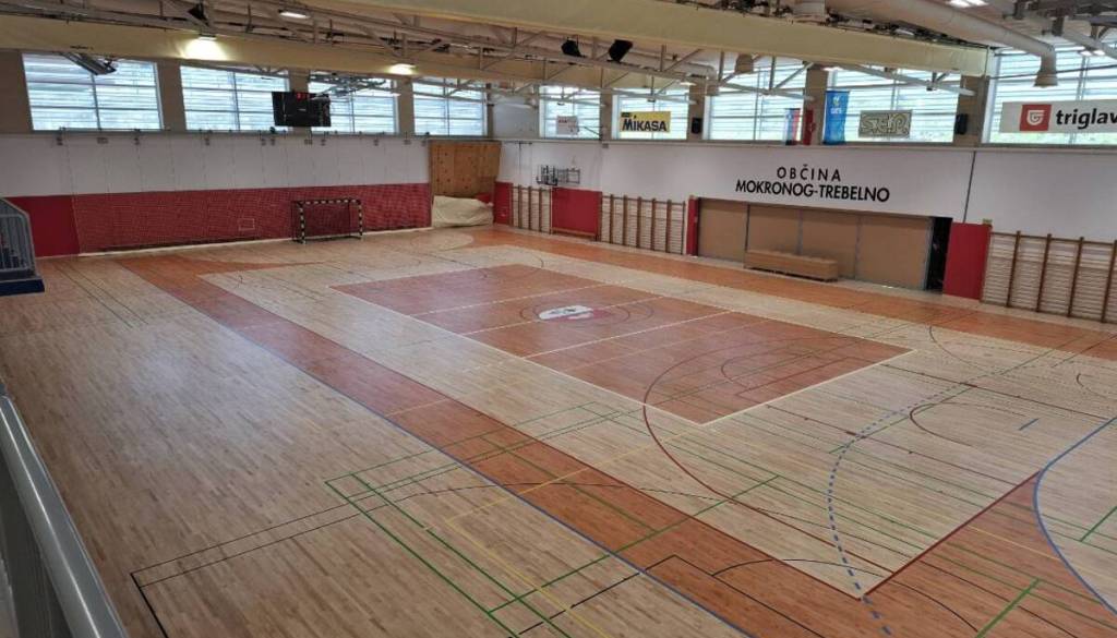 Kar petnajst let je občina čakala, da bo domača dvorana v njihovi lasti
