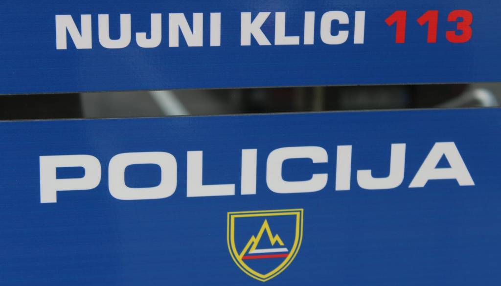 Vlomilci na delu v Kranju in Tržiču: odnesli nakit, denar in telefone