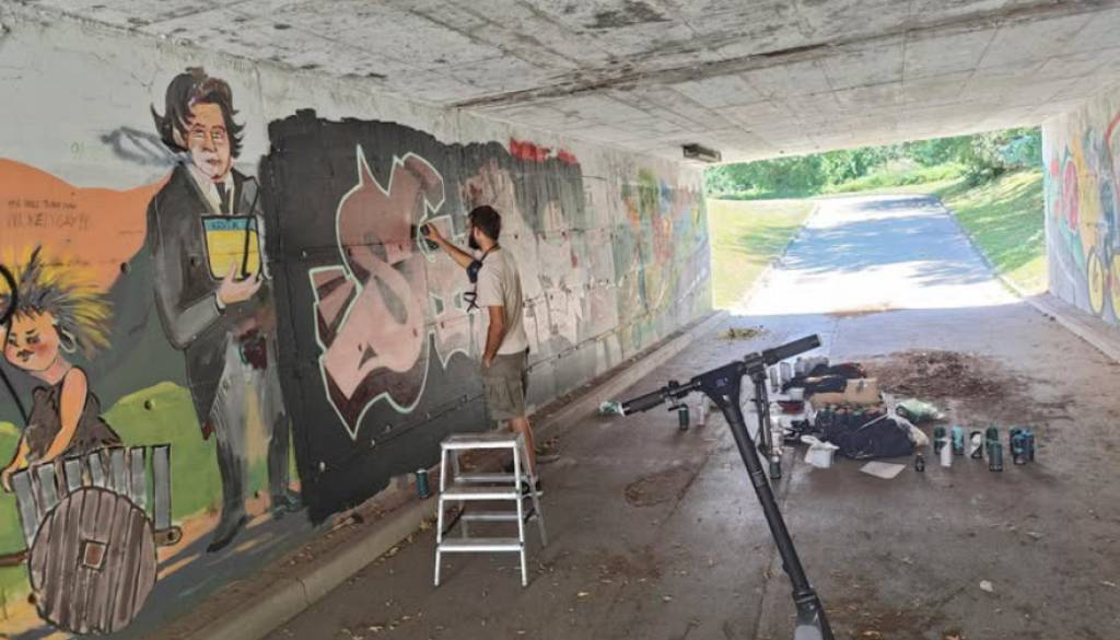 Grafiti da, vandalizem ne: v Kranju mladim odpirajo legalne stene
