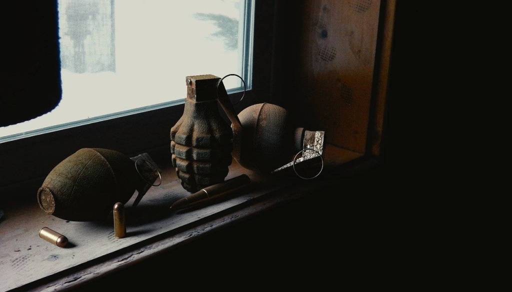 Šel je po gobe, našel pa ročno bombo iz druge svetovne vojne