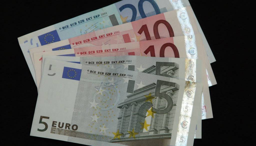 Socialna pomoč prihaja prihodnji teden, a ne za vse takoj.