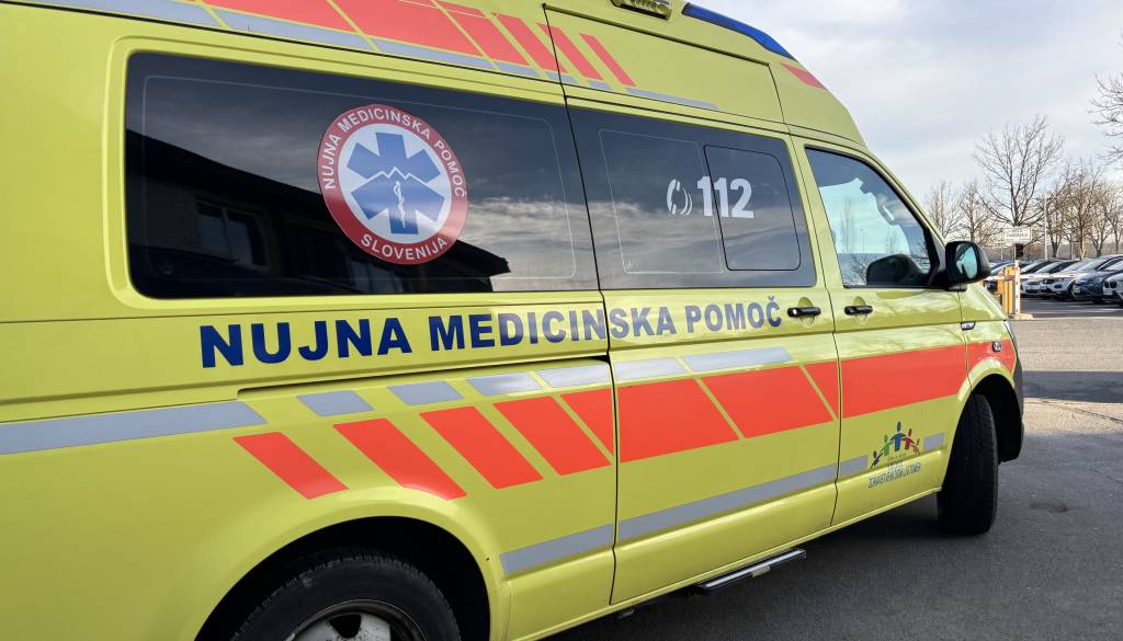 V ljubljanskem kolesarskem parku se je poškodoval kolesar, odpeljali so ga v UKC