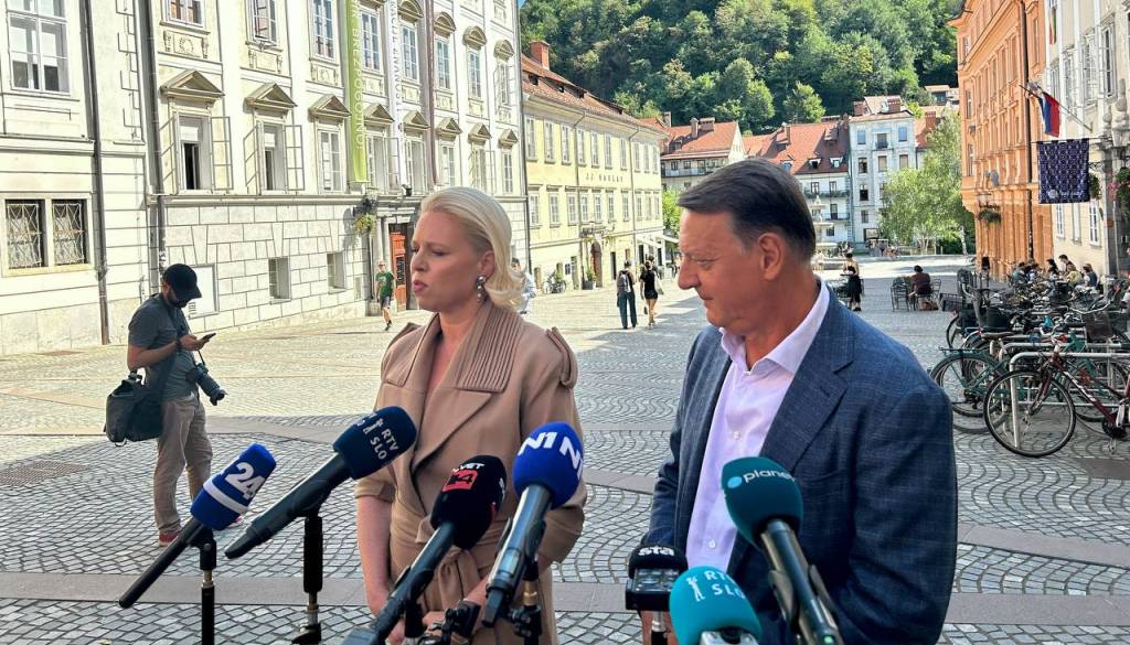 FOTO in VIDEO: Klakočar in Rop sklicala tiskovno. Napovedala še enega kandidata za župana Ljubljane