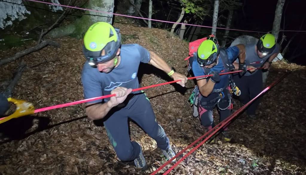 Družinski izlet k slapu Savica se je končal tragično: Oče umrl, otrok huje poškodovan