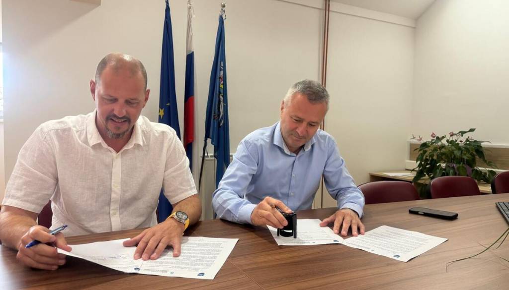 Za skoraj 160 tisoč evrov bodo obnovili ceste do romskega naselja