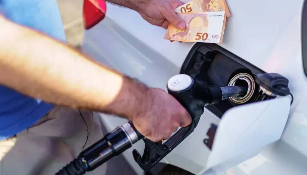 Zaradi visokih cen goriva pozivajo k enodnevnemu bojkotu