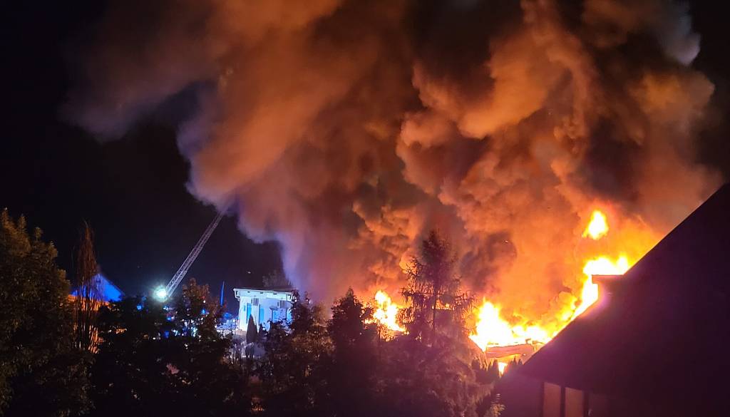 Po dveh požarih zdaj še peticija: civilna iniciativa zahteva preselitev proizvodnje iz Zapuž